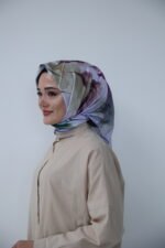 Lavender Mist Desenli Eşarp - Görsel 3