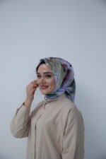 Lavender Mist Desenli Eşarp - Görsel 5